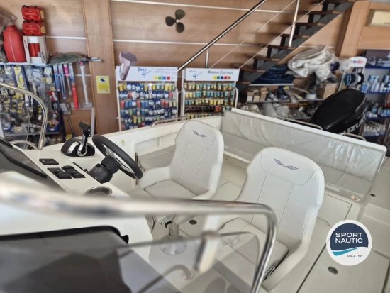 Beneteau Flyer 8 Spacedeck V2 usado à venda