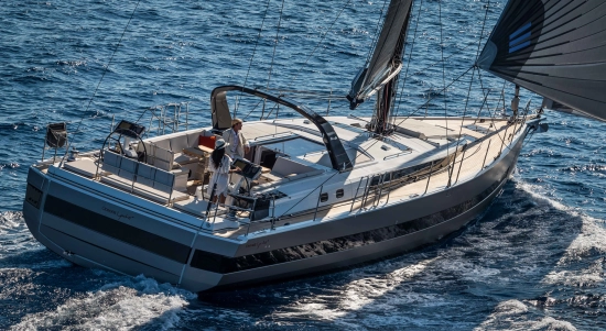 Beneteau Oceanis Yacht 62 usado à venda