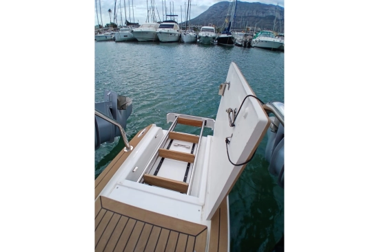Aquila 32S de segunda mano en venta