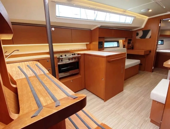 Bavaria Yachts C42 usado à venda
