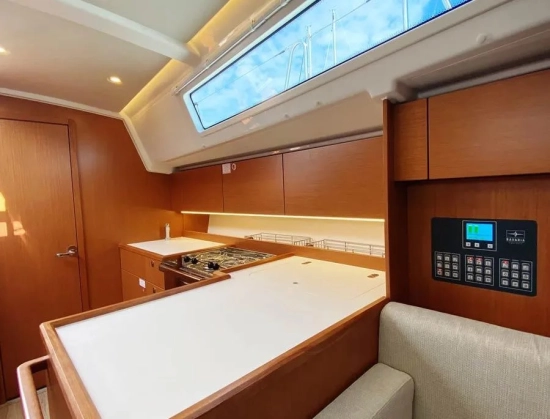 Bavaria Yachts C42 usado à venda