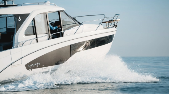 Beneteau Antares 9 OB nuevo en venta