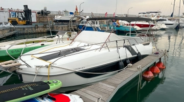 Beneteau Flyer 8.8 SUNdeck usado à venda