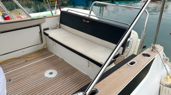 Beneteau Flyer 8.8 SUNdeck usado à venda
