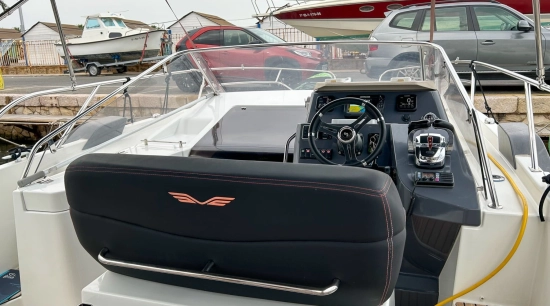Beneteau Flyer 8.8 SUNdeck usado à venda