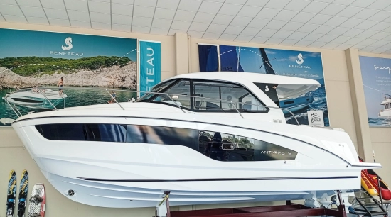Beneteau Antares 9 OB nuevo en venta
