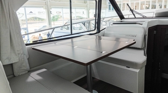 Beneteau Antares 9 OB nuevo en venta
