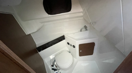 Beneteau Antares 8 OB nuova in vendita