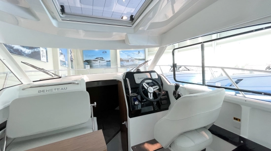 Beneteau Antares 8 OB nuova in vendita