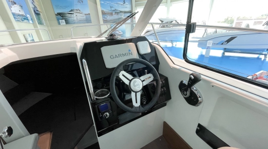 Beneteau Antares 8 OB nuova in vendita