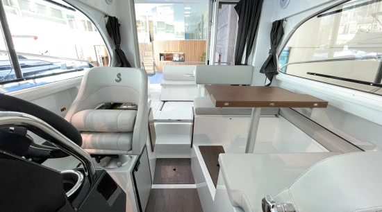 Beneteau Antares 8 OB nuova in vendita