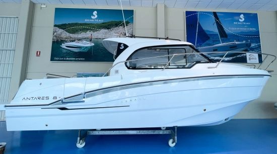 Beneteau Antares 8 OB nuova in vendita