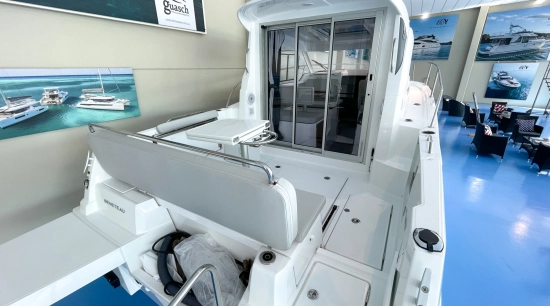 Beneteau Antares 8 OB nuova in vendita