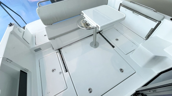 Beneteau Antares 8 OB nuova in vendita