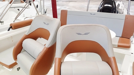 Beneteau Flyer 7 SPACEdeck usado à venda