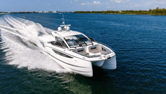 Four Winns TH36 brand new for sale