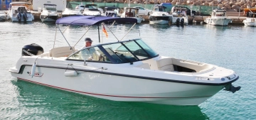 Boston Whaler 230 Vantage preowned for sale