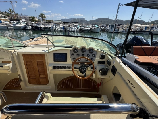 Chris Craft Corsair 28 usado à venda