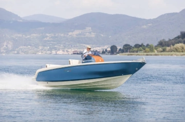 Invictus Yacht 200FX usata in vendita