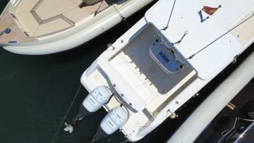 Boston Whaler 320 Outrage usado à venda
