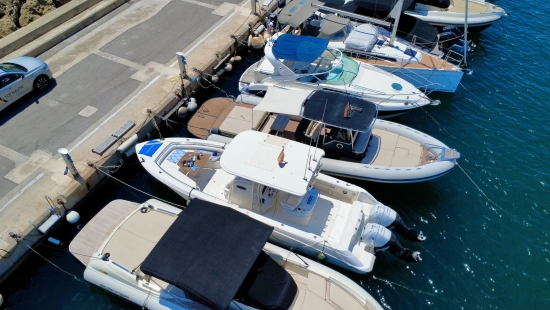 Boston Whaler 320 Outrage de segunda mano en venta