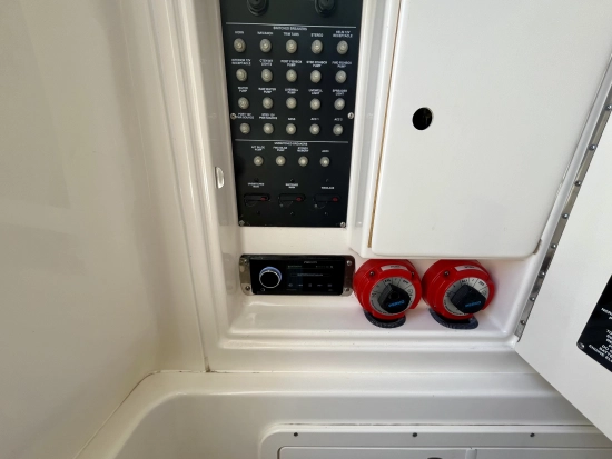 Boston Whaler 320 Outrage de segunda mano en venta