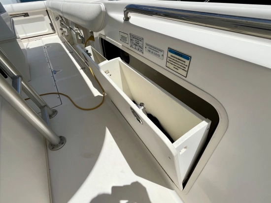 Boston Whaler 320 Outrage de segunda mano en venta