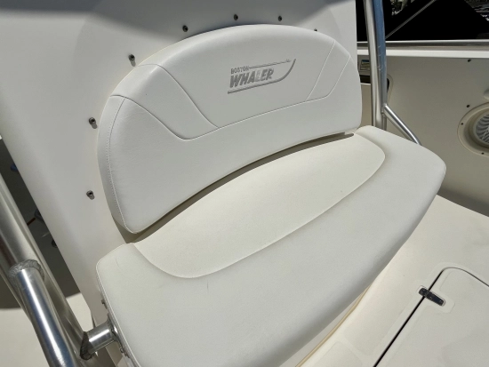 Boston Whaler 320 Outrage de segunda mano en venta