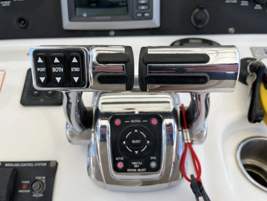 Boston Whaler 320 Outrage de segunda mano en venta