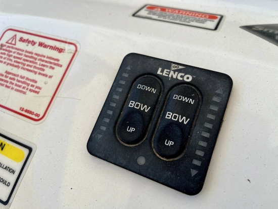Boston Whaler 320 Outrage de segunda mano en venta