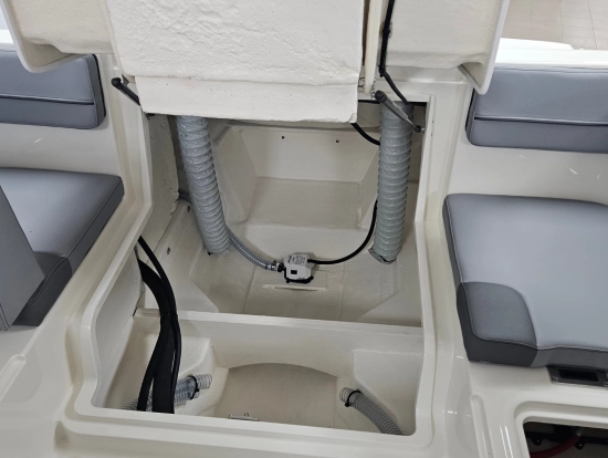Bayliner VR4 novos à venda