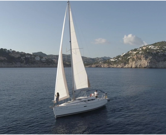 Beneteau OCEANIS 323 preowned for sale