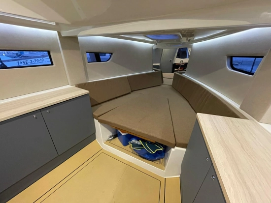 Nuva Yachts M8 Cabin d’occasion à vendre