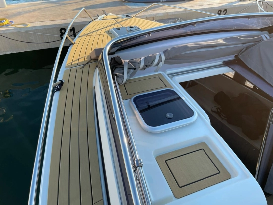 Nuva Yachts M8 Cabin de segunda mano en venta