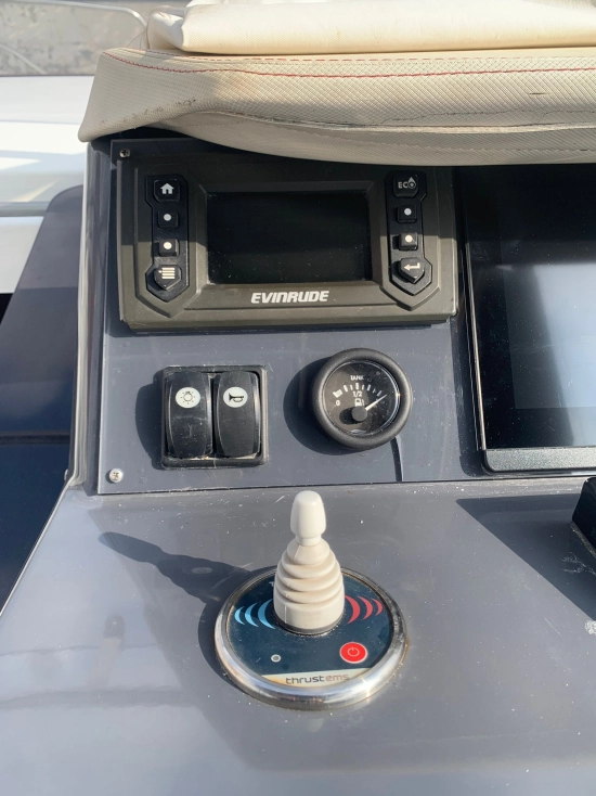 Beneteau Flyer 8.8 Sundeck de segunda mano en venta