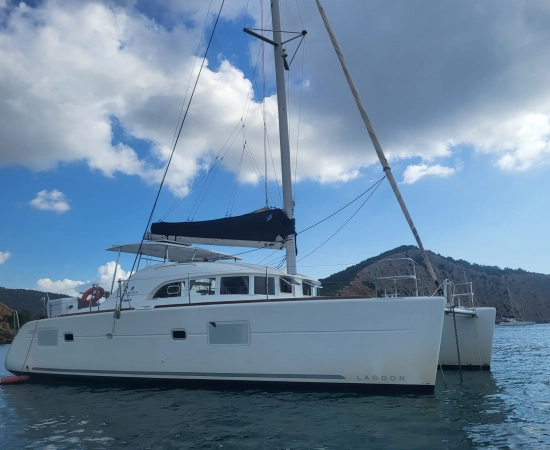 Lagoon 380 preowned for sale