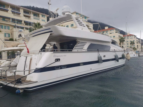 Elegance Yacht 82 S usado à venda