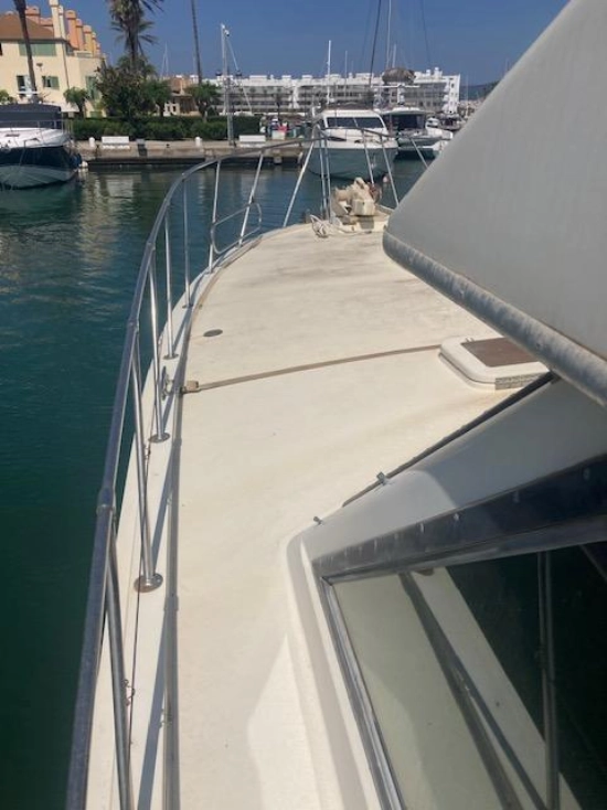 Hatteras Yachts 43 Convertible usata in vendita