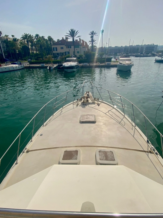 Hatteras Yachts 43 Convertible usata in vendita