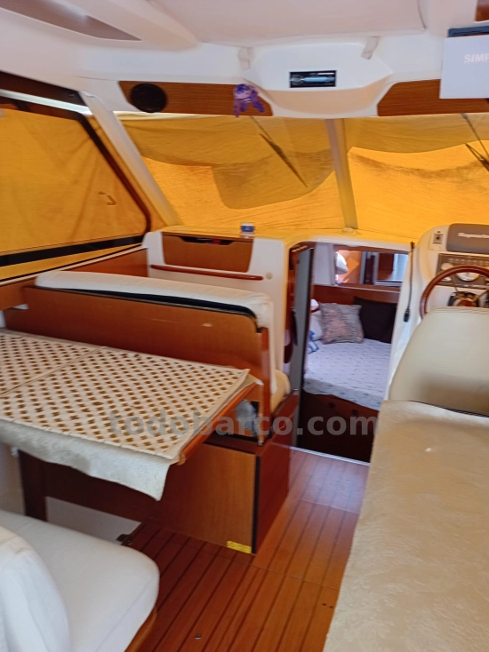 Beneteau Antares 8 usado à venda