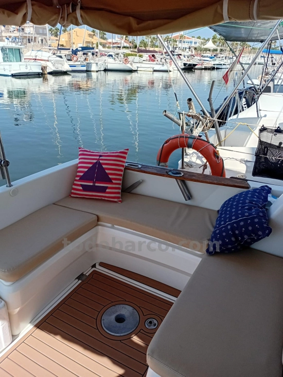 Beneteau Antares 8 usado à venda