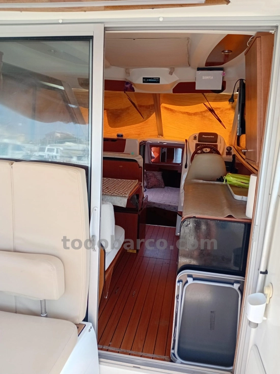 Beneteau Antares 8 usado à venda