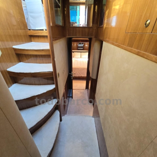 Elegance Yacht 64 usata in vendita