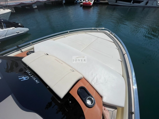 Invictus Yacht 320 GT d’occasion à vendre