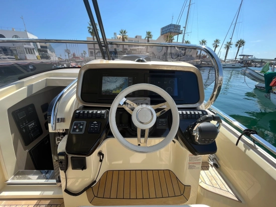 Invictus Yacht 320 GT preowned for sale