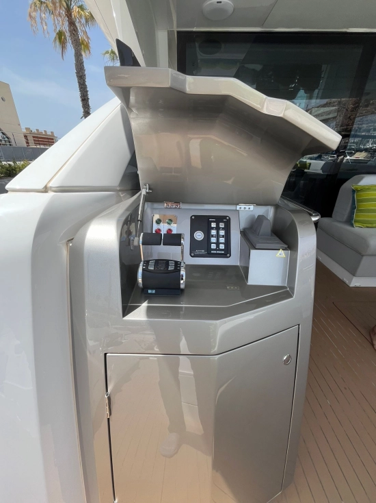 Sunseeker Predator 75 de segunda mano en venta