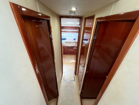 Fairline PHANTOM 50 usata in vendita