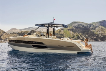 Invictus Yacht GT 320 novos à venda