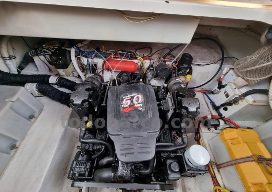 Maxum 2700 Se usata in vendita