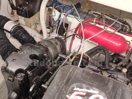 Maxum 2700 Se usata in vendita